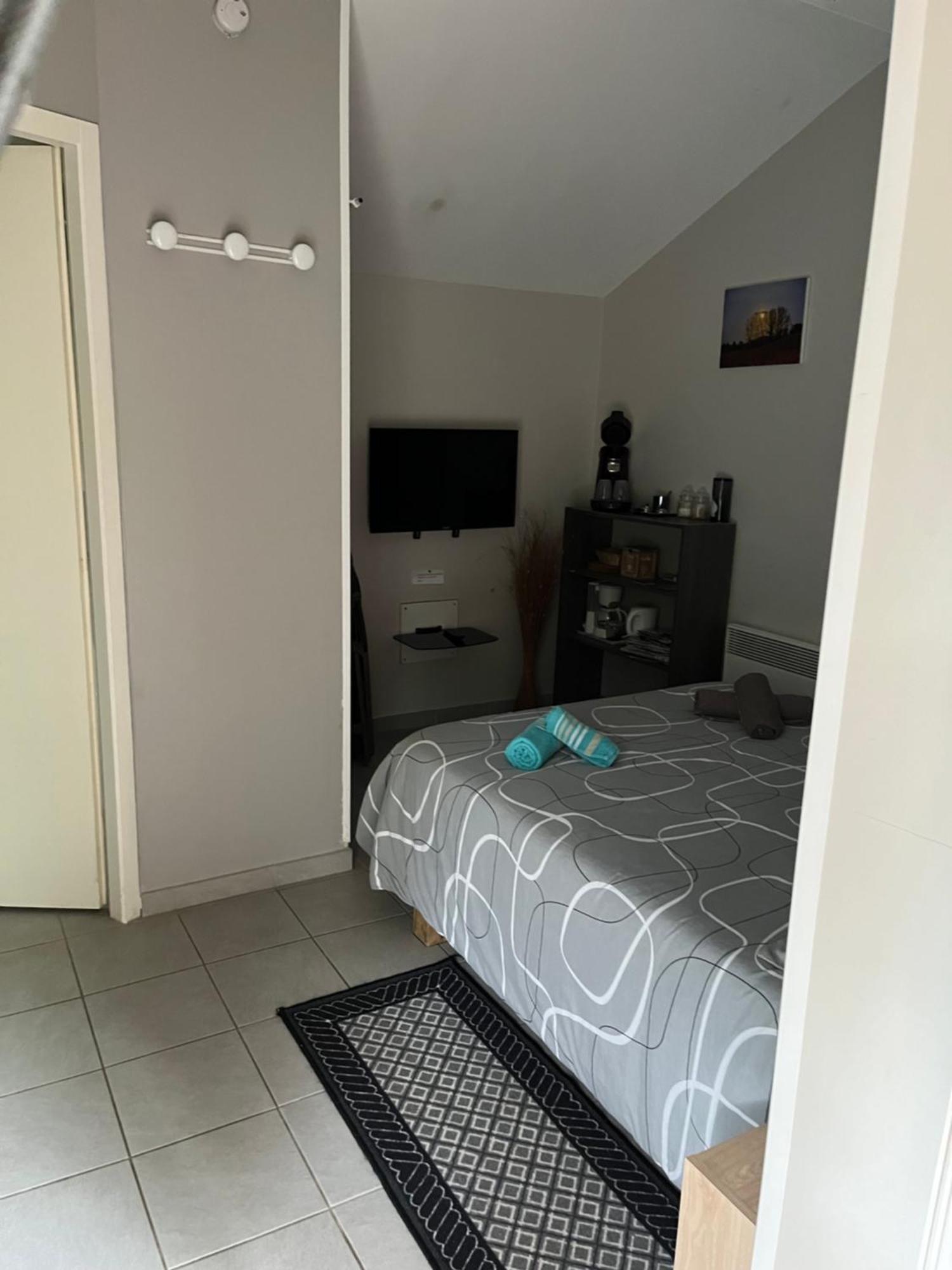 Appartement Le Velo Rouge à La Douze Extérieur photo