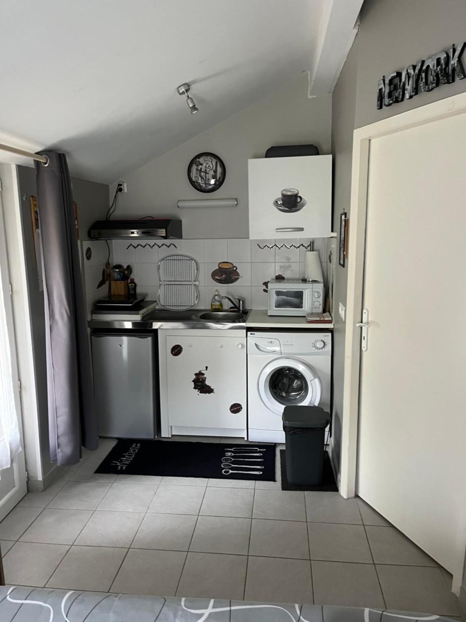 Appartement Le Velo Rouge à La Douze Extérieur photo